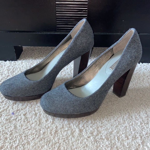 Banana Republic heels - Picture 4 of 13